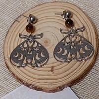 papillon de nuit et oeil de tigre boucles d 'oreilles papillon de nuit et œil de tigre