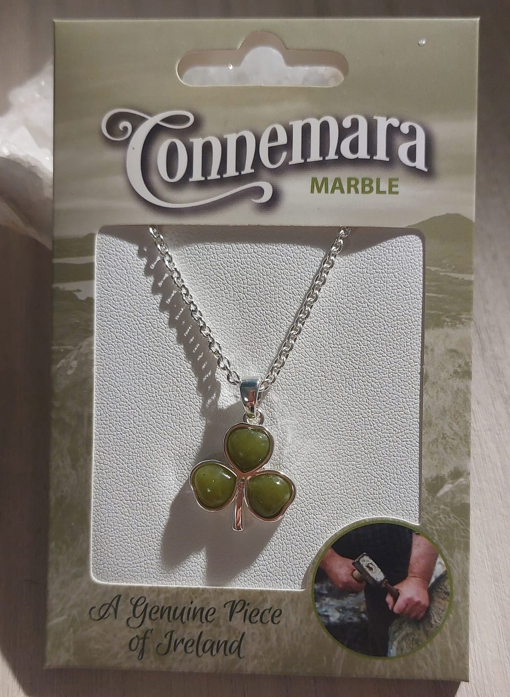 pendentif trefle marbre du connemara pendentif marbre du connemara - trèfle