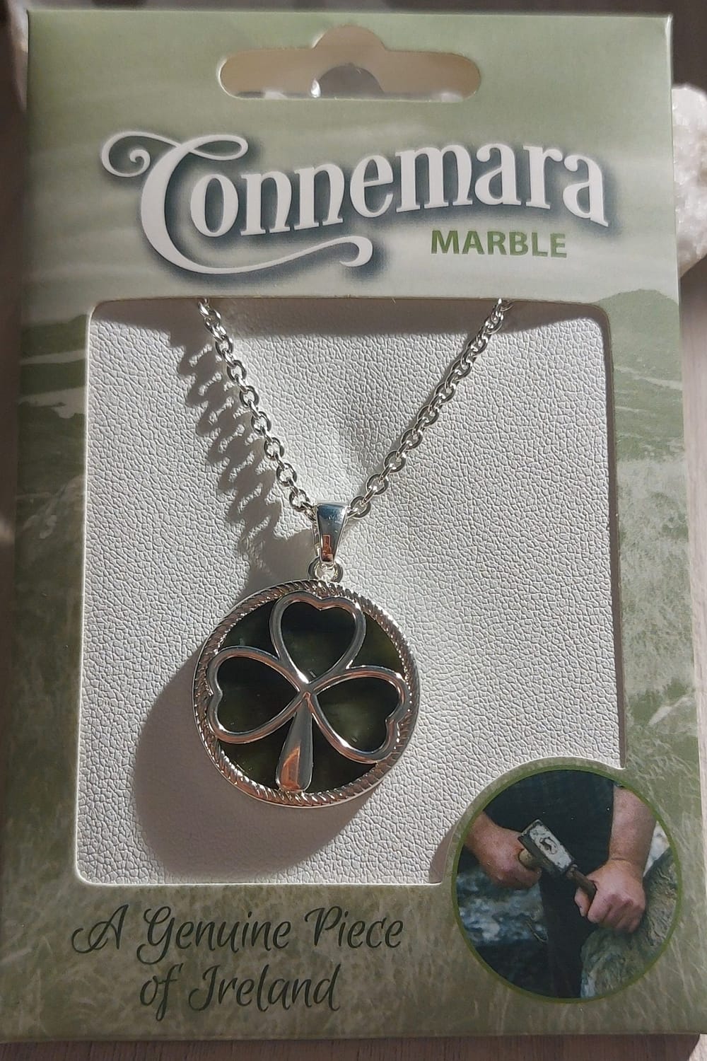 pendentif trefle marbre du connemara pendentif trèfle réversible