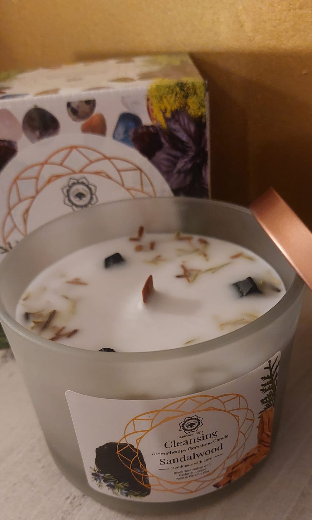 Bougie green Tree "nettoyage" tourmaline noire + santal Bougie green Tree "nettoyage" tourmaline noire + santal