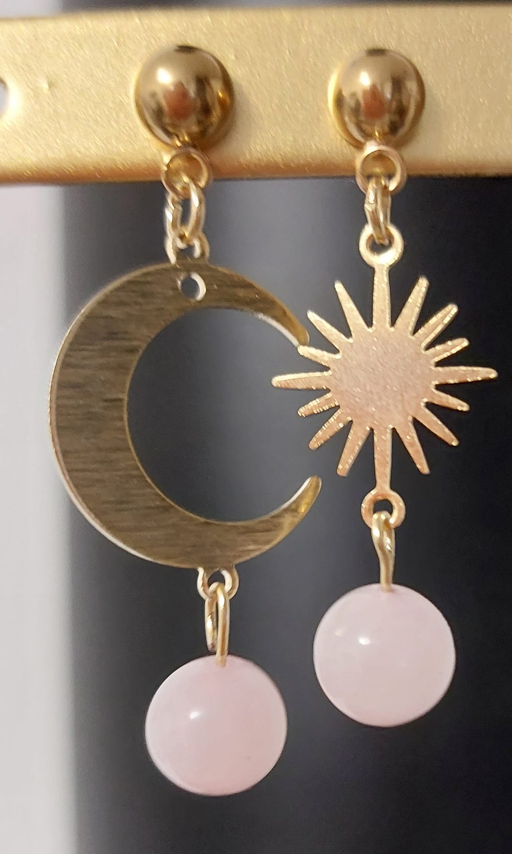 boucles d 'oreilles lune et soleil acier inoxydable doré quartz rose boucles d 'oreilles lune et soleil acier inoxydable doré quartz rose