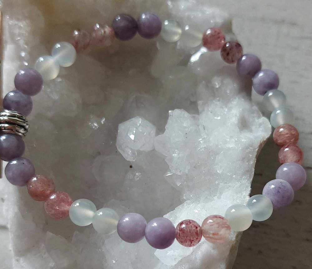 bracelet lune de ménopause - Synergie des pierres – Quartz Fraise, Pierre de Lune, Lépidolite bracelet lune de ménopause - Synergie des pierres – Quartz Fraise, Pierre de Lune, Lépidolite