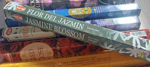 2024/08/JPEG_20250112_174951_1527286988220781492-scaled.jpg Encens HEM Fleur de Jasmin 20g