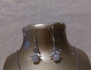 2025/02/1000045700-1.jpg Boucles d'oreilles ange jade blanc