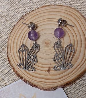 boucles d ‘oreilles cristaux et pierre améthyste boucles d 'oreilles cristaux et pierre améthyste